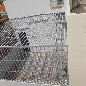 làm khung sắt bảo vệ tại dĩ an