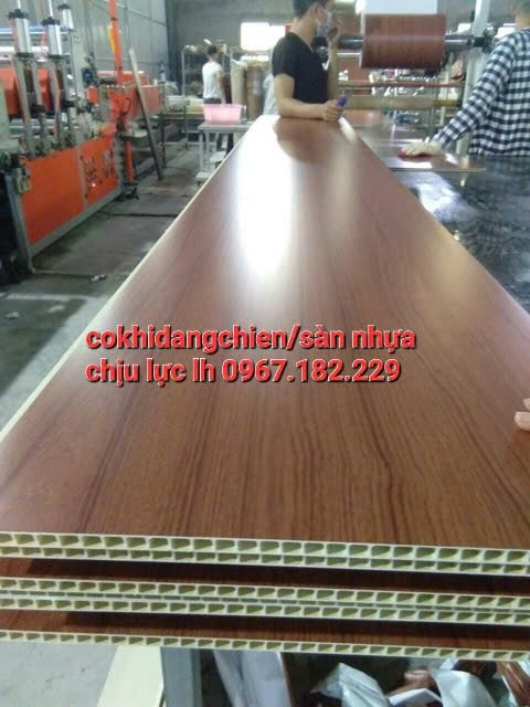 thi công sàn nhựa chịu lực giá rẻ tại quận 4