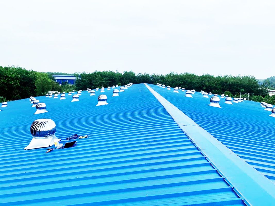 thợ lắp đặt quả cầu hút nhiệt tại quận 12