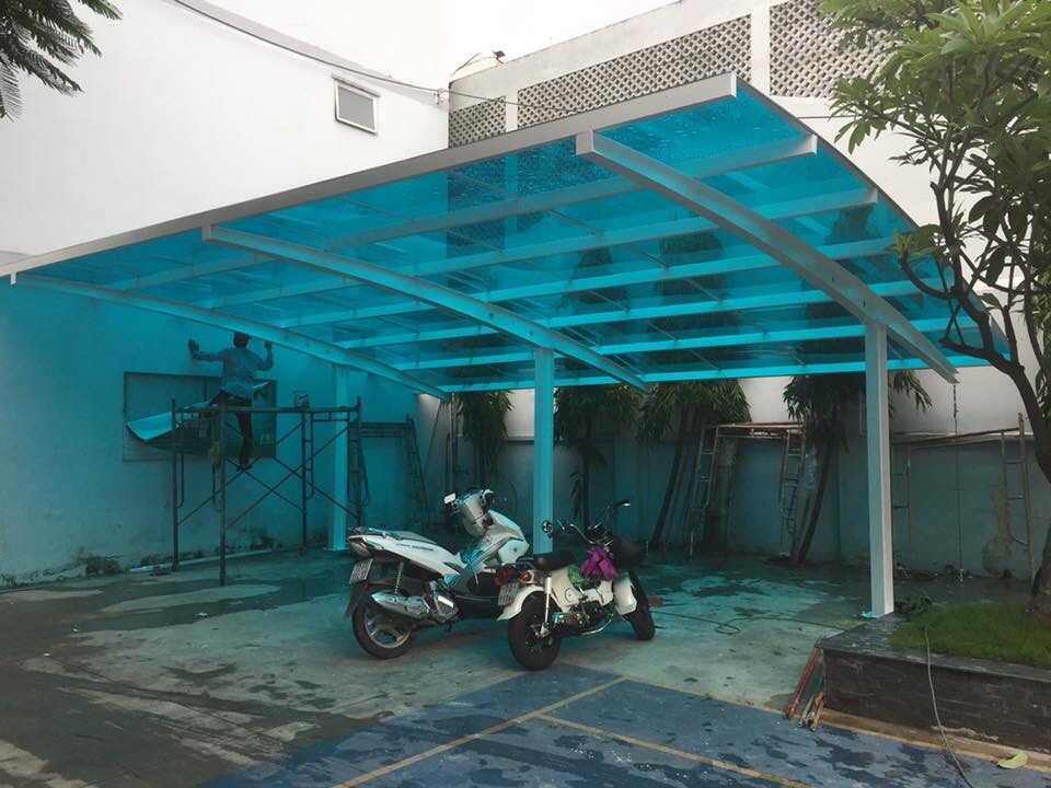 báo giá thi công mái poly lấy sáng tại quận 4 lh 0967182229