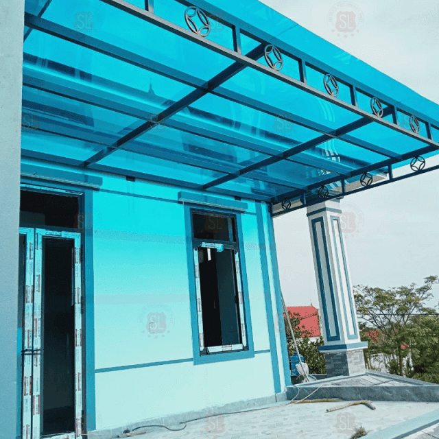 báo giá thi công mái poly lấy sáng tại quận 4 lh 0967182229
