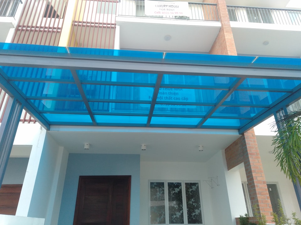 báo giá thi công mái poly lấy sáng tại quận 4 lh 0967182229